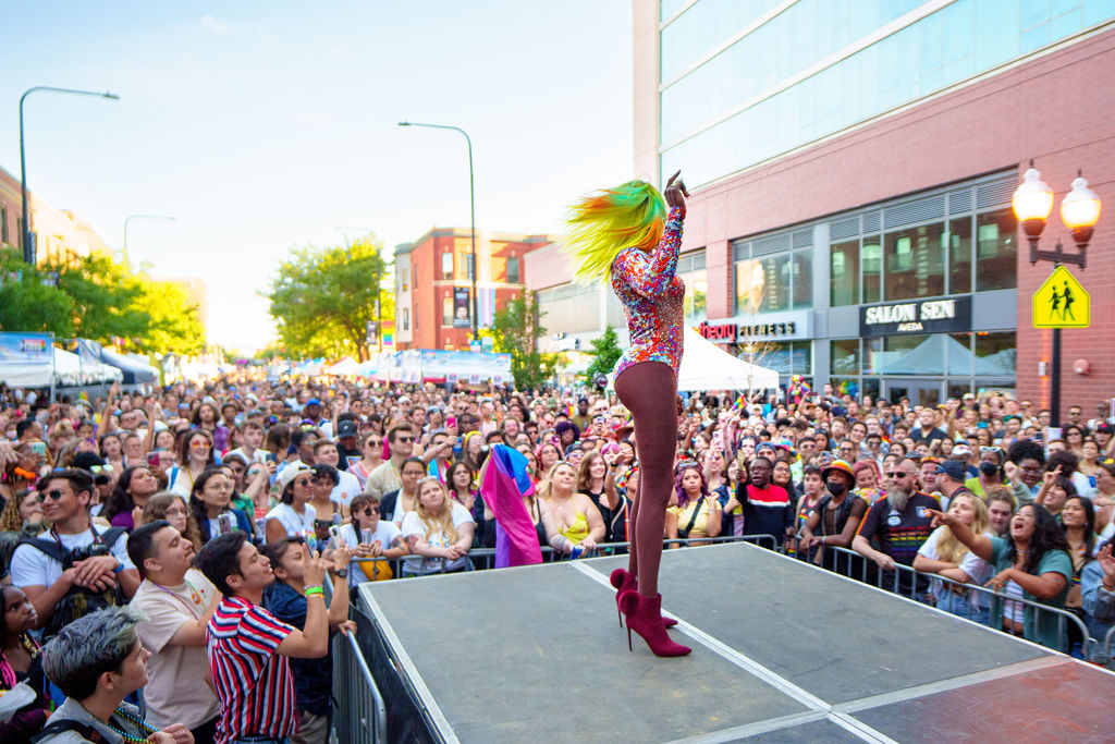 Chicago Pride crowd